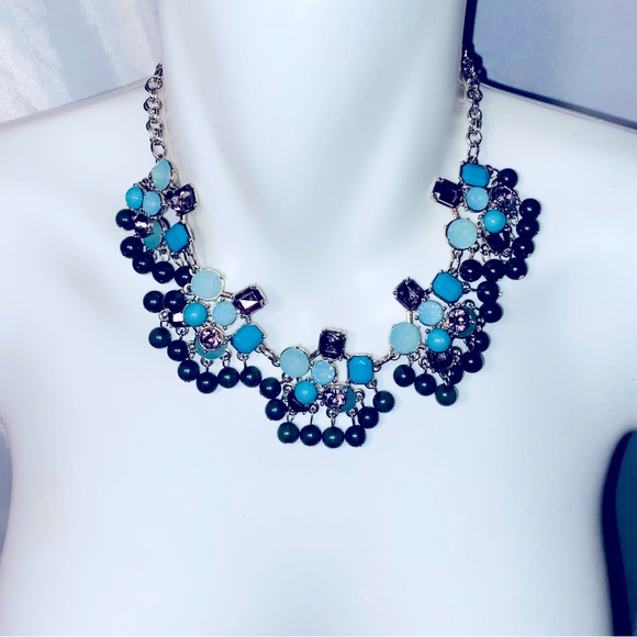 Unique and Beautiful Vintage Necklace - Picture 3 of 7
